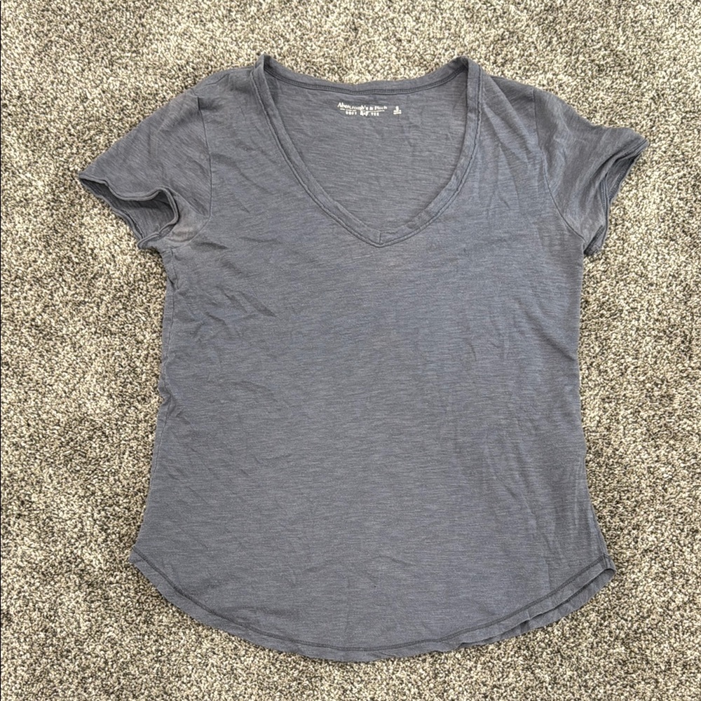 Abercrombie & Fitch V-neck Tee ~ Women’s Size Small